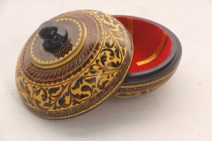 Lacquer-works-and-Sesath-Parasols-ලාක්ෂා-සහ-සේසත්-8