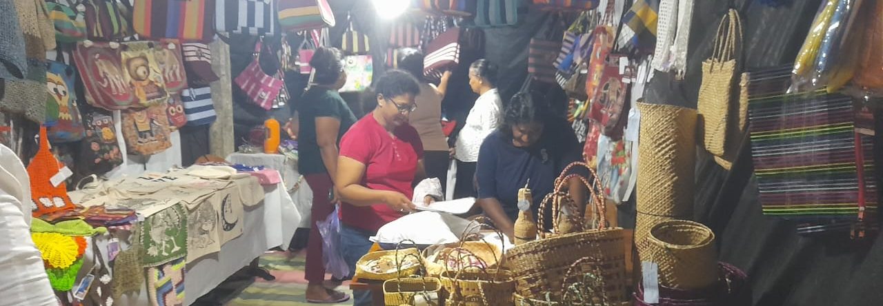 අනුරාධපුර අත්කම් අළෙවි පොල